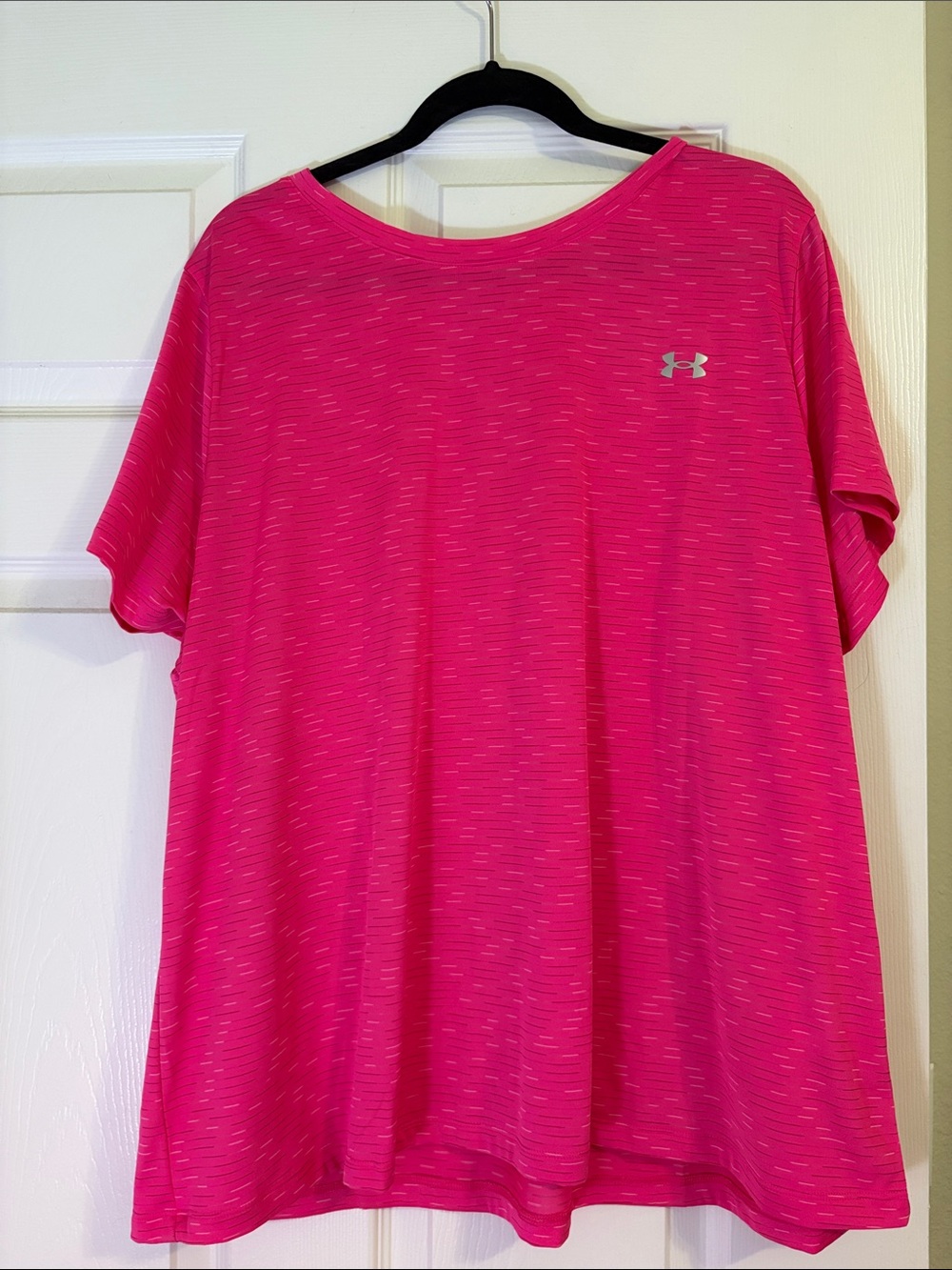 Under Armour Women's Bright Pink Short-Sleeve Performance Tee